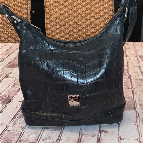 Dooney & Bourke Handbags - Dooney & Bourke shoulder bag purse